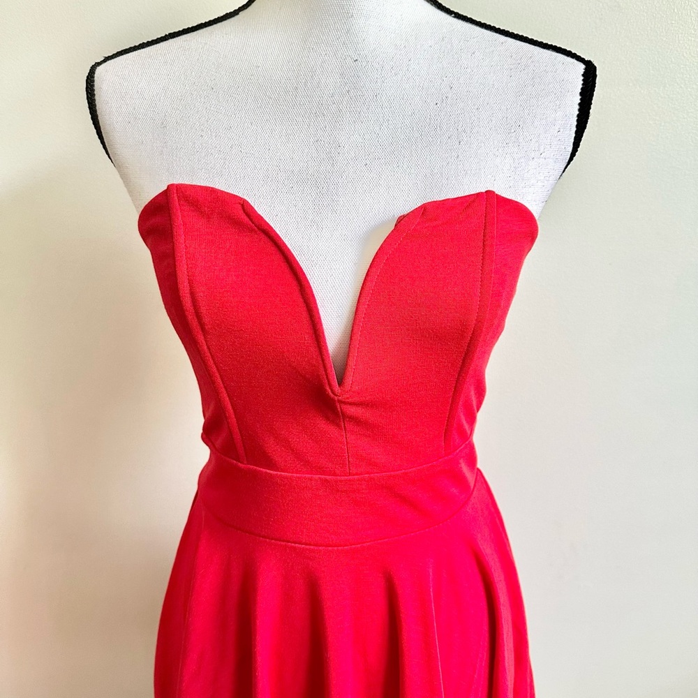 Red Dress - Picture 3 of 6